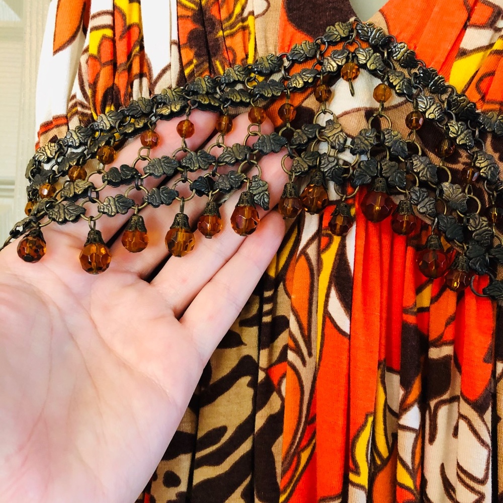 Beautiful beaded Top. - Picture 2 of 5